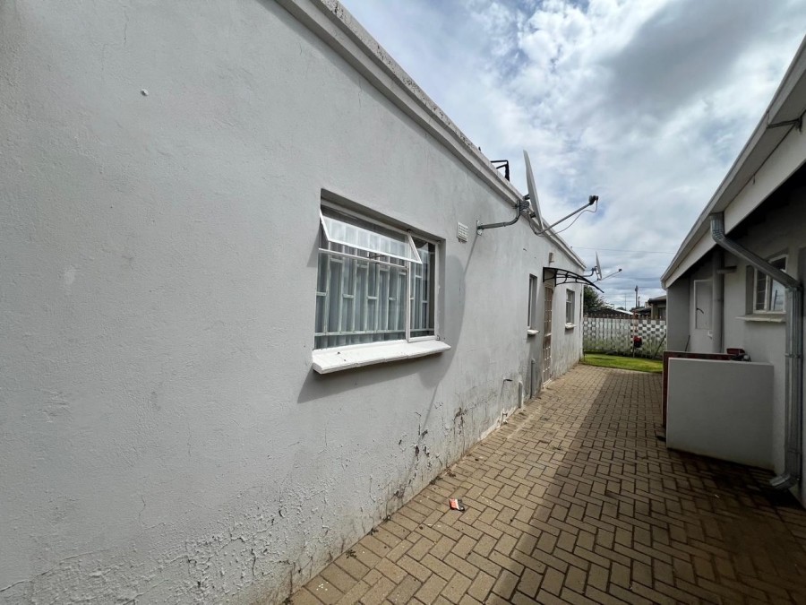 5 Bedroom Property for Sale in Blomanda Free State